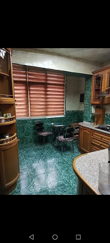 7 mikrorayon: Bakı, 8-ci mikrorayon, 3 otaqlı, Köhnə tikili, m. Azadlıq Prospekti, 65 kv. m — 7