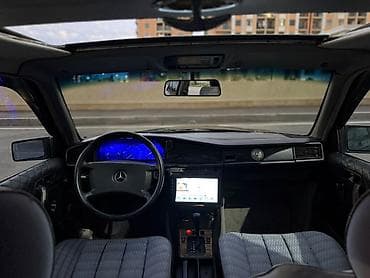 190 disk: Mercedes-Benz 190 (W201): 2 l | 1992 il Sedan — 1