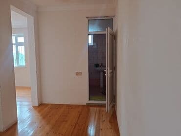 ələt qəsəbəsi: Satılır: geniş və işıqlı mənzil interyeri otag sayı 6tıdır,2 — 13