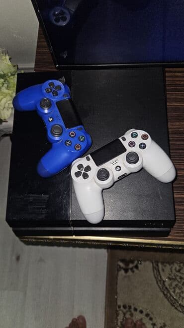 PS4 (Sony Playstation 4)
