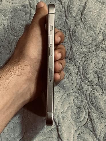 iphone xe: IPhone 16 Pro, 128 GB, Natural Titanium, Simsiz şarj — 3