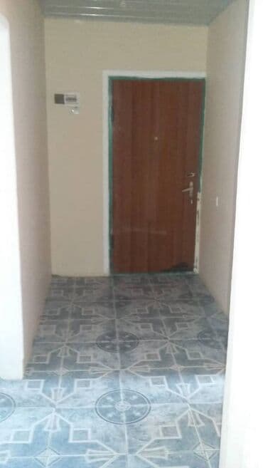 9 ci mikrorayon satilan evler: Bakı, 4 otaqlı, Köhnə tikili, 100 kv. m — 9