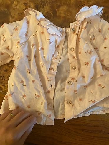 LC Waikiki köynək 6-9 ay qeyd olunub etiketində, mən qızıma 1 yaşına — 3