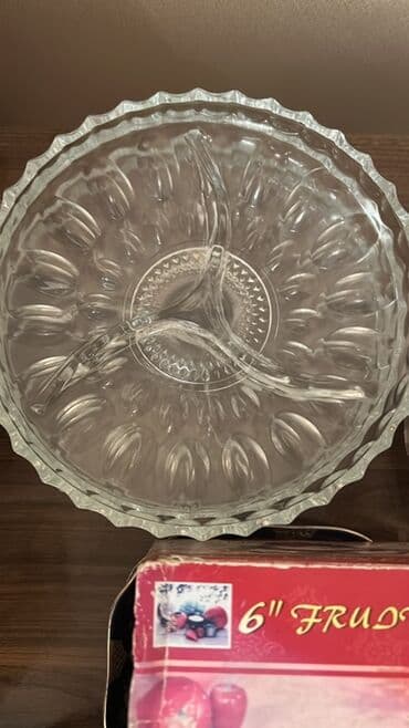 sogan dograyan aparat: 6 ədəd baliq formasında şüşə qab (salatlıq) 4 ədəd böyük bölməli çərəz — 8