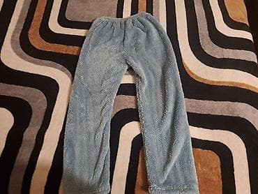 svitir: Məhsul: Yumşaq ev geyimi dəsti – 3 parça Razmer: M Təsvir: - Rəng — 3