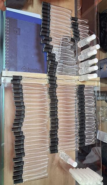 aptek satılır: Hazır ətir biznesi satılır .70 ədəd ətir kupşini . Ətir qabları — 8