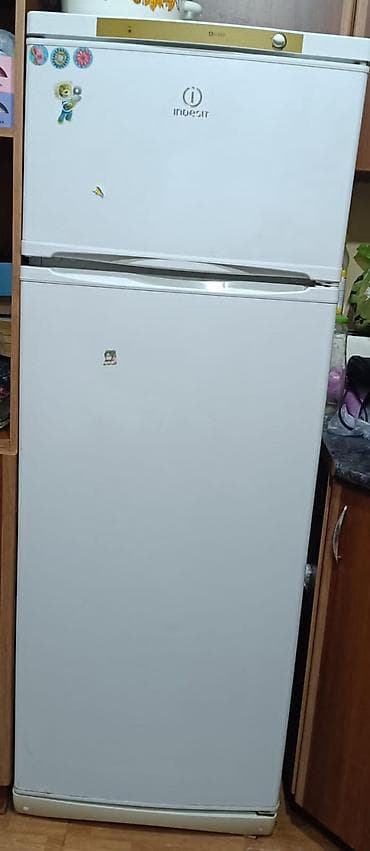 Indesit Soyuducu 130azn. defrost. tam işlek. evden satişdi. pasi
