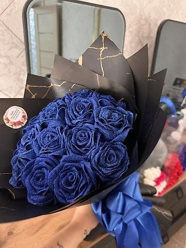 tülpan buket: Məhsul: Göy qlitterli gül buketi - Tərkib: Parlaq qlitter örtüklü — 2