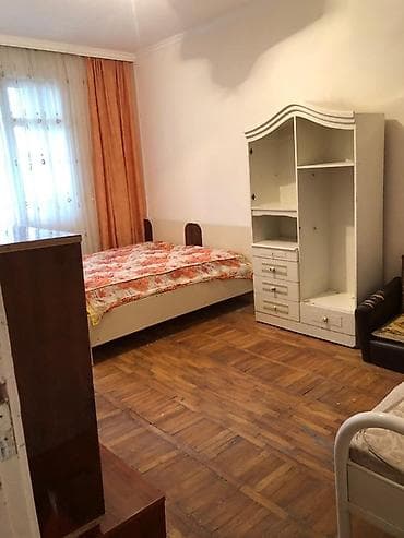 Mənzillər: 6mkr., Nəsimi metrosunun yanında 5/3, 1 otaqlı ev kirayə verilir. Evdə — 1