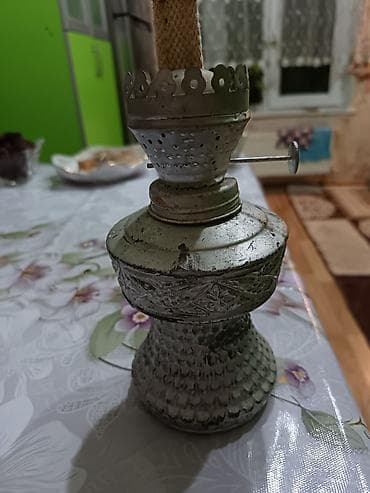 qədimi lampa: ​Sovet dövrünə aid, orijinal metal neft lampası satılır. ​Vəziyyəti — 1