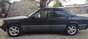 Mercedes-Benz 190: 1.8 л | 1993 г. Седан