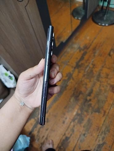 huawei mate 60: Samsung Galaxy S22 Ultra, rəng - Qara, Simsiz şarj — 6