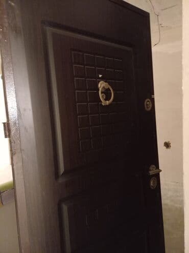 Giriş qapıları: Təcili Satıram Real Alan Elaqe Saxlasın — 3