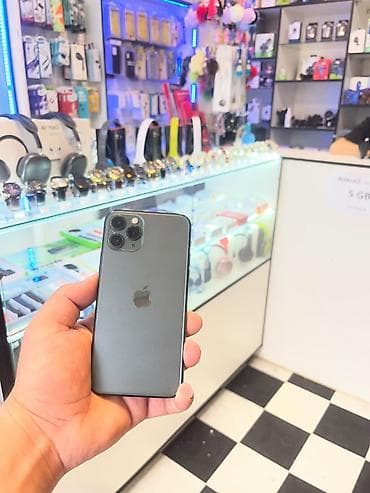 iphone 800: IPhone 11 Pro — 4