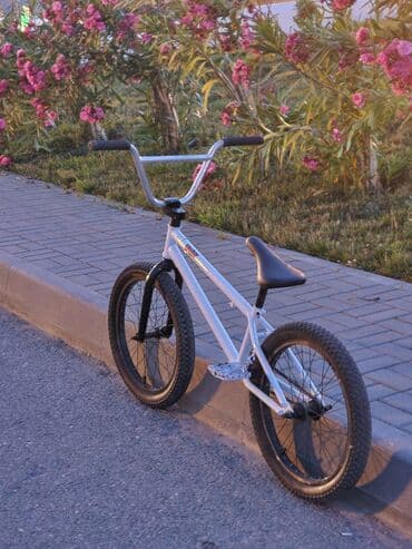 İşlənmiş BMX velosipedi 20", sürətlərin sayı: 1, Ünvandan götürmə lalafo.az -da İşlənmiş BMX velosipedi 20", sürətlərin sayı: 1, Ünvandan götürmə