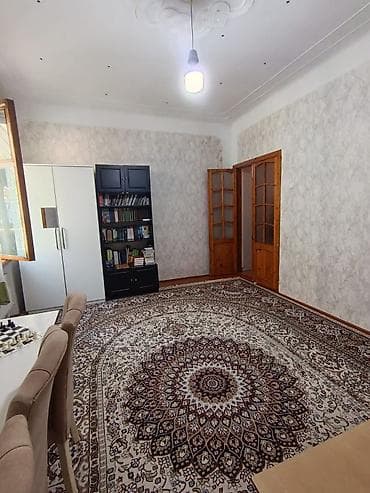 qarayev 3 otaqli evler: 3 kv 4/1 yerdən hundur 2 otaq Stalinka art. Balkon sade ev 85.000 azn — 2