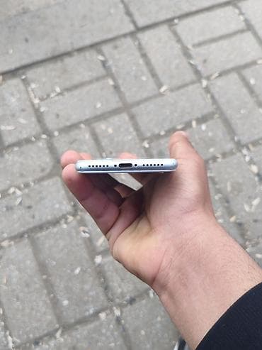 телефон fly iq4416 era life 5: IPhone 8, 256 ГБ, Белый, Битый — 3