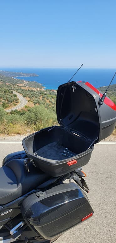 Moped/Motosiklet üçün arxa baqaj qutusu (top case) - Rəng: qara lalafo.az -da Moped/Motosiklet üçün arxa baqaj qutusu (top case) - Rəng: qara
