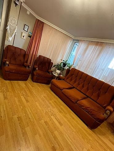 i̇şlenmiş divan kreslo: Yumşaq dəst. Divan tam açılır,çarpayı olur. Təmiz taxtadı — 1