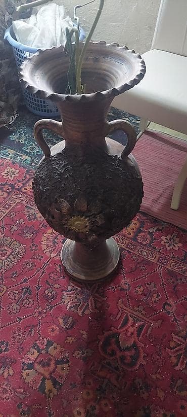 saxsi qab haqqinda: Bir vaza, Keramika — 1