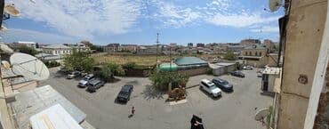 sahil qəsəbəsində satılan evlər: Bakı, Bakıxanov qəs., 3 otaqlı, Köhnə tikili, m. Neftçilər, 54 kv. m — 9