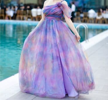 Daraq panellər: Təsviri: Zərif, uzun ziyafət/gecə libası. Pastel tonlarda akvarel — 1