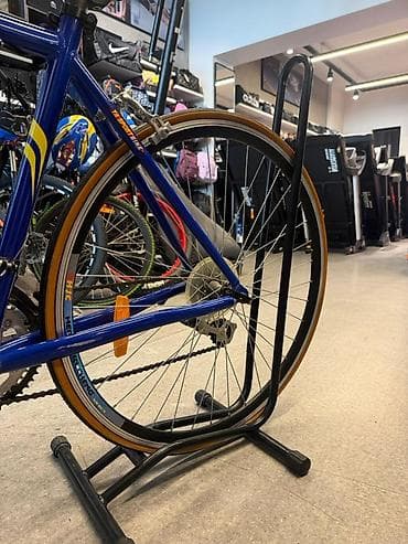 Velosiped aksesuarları: Şosse velosipedi – klassik dizayn, yüngül və sürətli çəkisi 6 kq,ölçü — 8