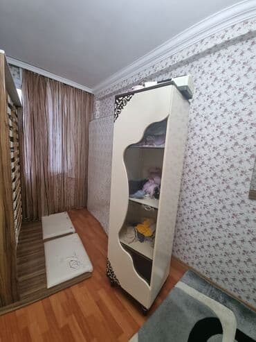 servant: Şkaf
Polka
Servant
şüşəsi qırılıb — 1