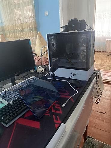 Tecili Satiram Planset ve Masaüstü kompüter və aksesuarları dəsti