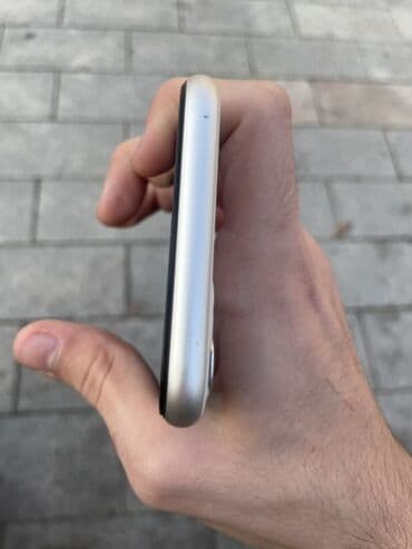 География: IPhone 11, 128 ГБ, Белый, Face ID — 5