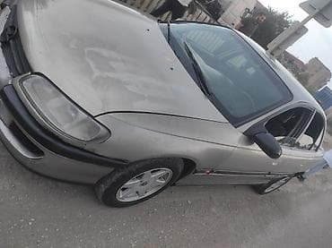 b class: Opel Omega B sedan - Kuzov: 4 qapılı sedan, gümüşü rəng - Mühərrik və — 2