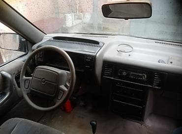 traxtor satisi: Plymouth Voyager miniven - Kuzov: 4 qapılı, geniş salonlu miniven - — 5
