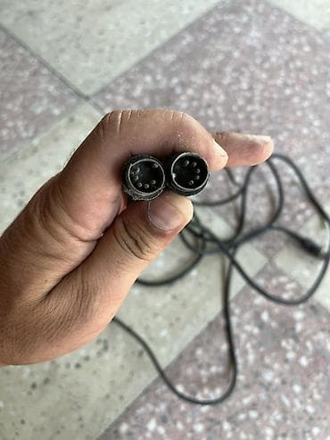 Musiqi alətləri: MIDI 5-pin DIN kabel - Konnektor: 5-pin DIN (MIDI) – hər iki uc — 2