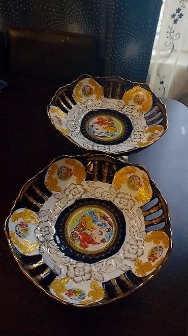 qab qacaq ecemi: Mavi-qızılı dekorlu porselen 3-luk dəst.2meyvə qabı 1 isti xörək qabı — 7