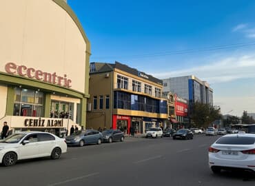 Bakıxanovun ən işlək yerində — Razin talkuçkasının qarşısında obyekt