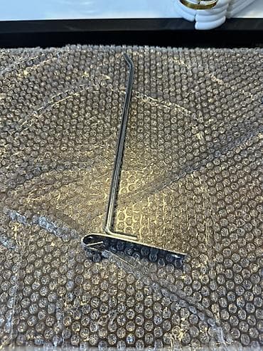 ref: Metal vitrın/asma panel üçün asqı tutacağı. Məhsul T formalı alt — 2