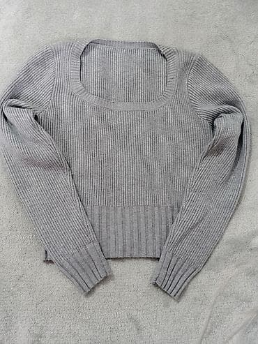 kargo şalvar: Bershka qadın köynəyi və svitşörtü. Hərəsi beş manatdır. 1) Köynək — 7