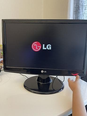monster notebook: LG Flatron W1943SV monitor - Ekran ölçüsü: 18.5 düym (19” sinif) — 1