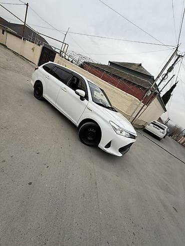 turbo az c class: Toyota Corolla Fielder Hybrid, ağ rəngli universal kuzov. Texniki — 2