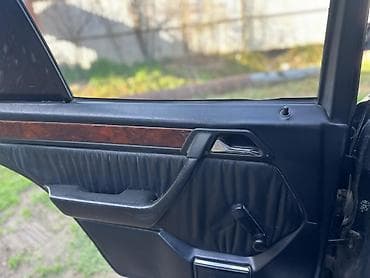 maşınlar niva: Mercedes-Benz E-Class: 2 l | 1993 il Sedan — 4