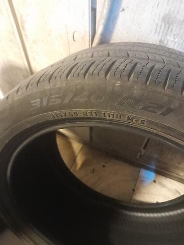 sulu: Pirelli şin - Ölçü: 315/40 R21 - Yük/sürət indeksi: 111H - M+S — 2