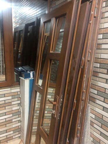hamam qaplari: 2 yeni qapi istifade olubmuyub evi yeniden remont edende cixarilib 2si — 7