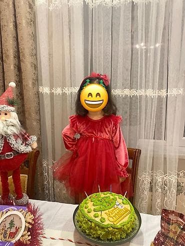ayaqq: Uşaqlar üçün bayramlıq qırmızı məxmər don, qiymet 10 azn WhatsApp — 1