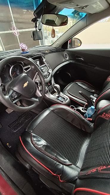 cruze rol: Chevrolet Cruze sedan – qırmızı rəng - Kuzov: 4 qapılı sedan, parlaq — 10