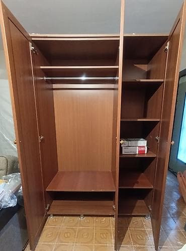 dolab 2ci əl: İşlənmiş, 3 qapılı, Qəhvəyi, Açılan, Düz dolab — 2