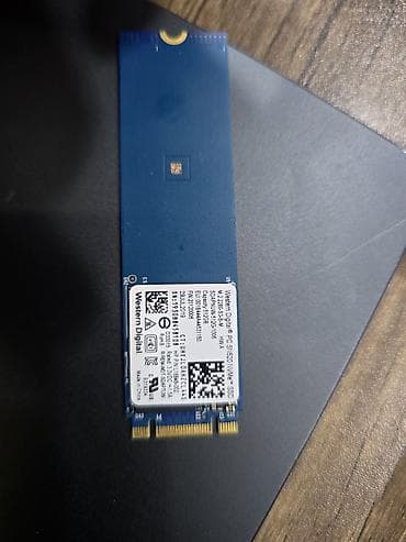 Operativ yaddaş (RAM): Daxili SSD disk Western Digital (WD), 512 GB, M.2 — 1