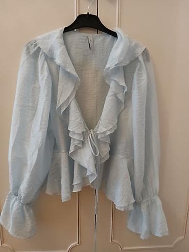 Açıq mavi qadın bluzası - Model: qıvrım detallı, frill/volanlı dizayn — 3