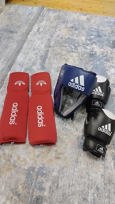 Adidas döyüş dəsti – uşaq/yüngül çəkilər üçün razmeri; L Tərkib: - — 4