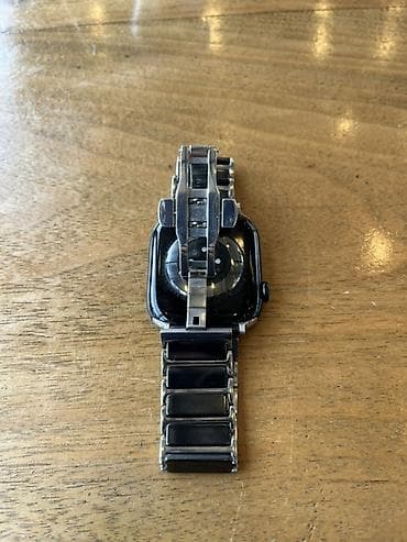 Apple Watch 11 Ağıllı saat — kvadrat formalı qara korpus, tac — 2