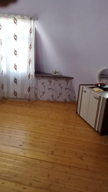 1 mənzil sutkalıq: Aaf park bazarstorum arxası 5 mərtəbəli binanın 5 çi mertebesi 3 otaq — 4